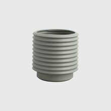 Load image into Gallery viewer, Pots and Planters