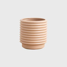 Load image into Gallery viewer, Pots and Planters